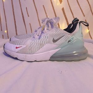 NIKE air 270